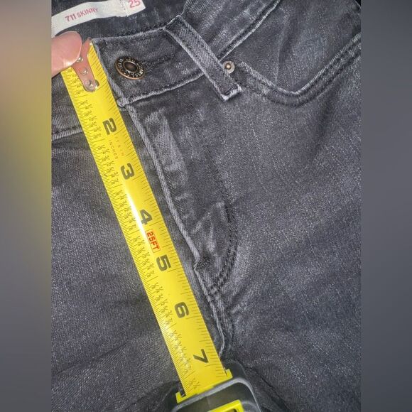 Levi’s Black 711 Skinny Ruffle Women’s Jeans Black/Dark Grey Wash Size 25 EUC - Picture 10 of 10